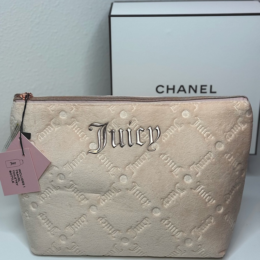 NEW! Velvet Peach Juicy Couture Travel/Cosmetic Bag! LIMITED EDITION